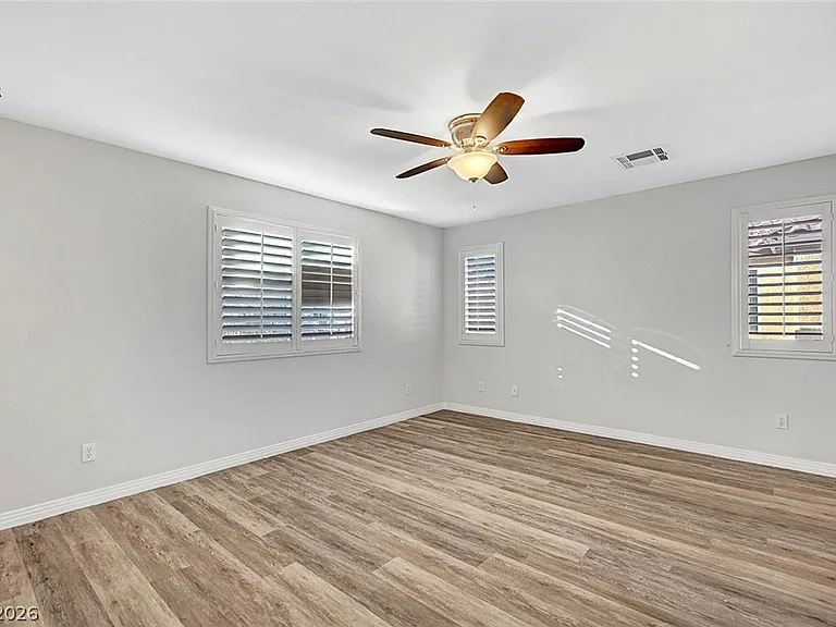 514 Eresma St — Photo 3
