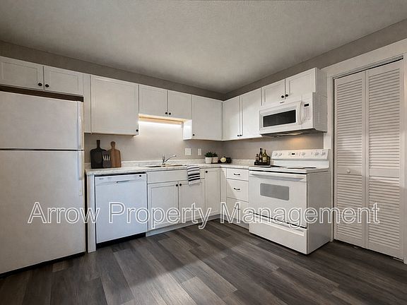 3rd image of 1027 A St #12