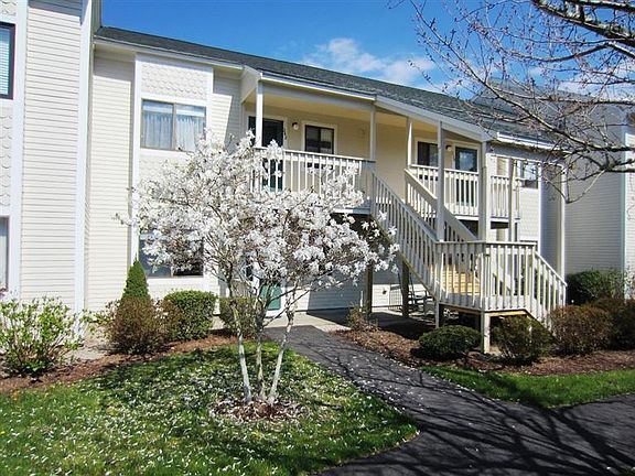 3rd image of 242 Eaton Lane #242