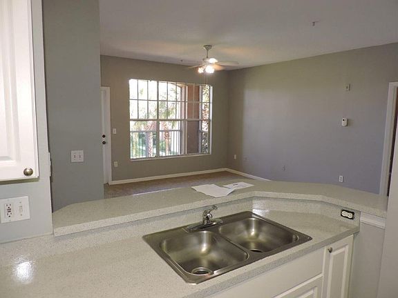 5th image of 5542 Metrowest Blvd #7-208