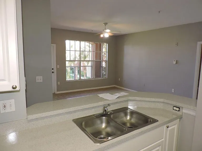 5542 Metrowest Blvd #7-208 — Photo 5