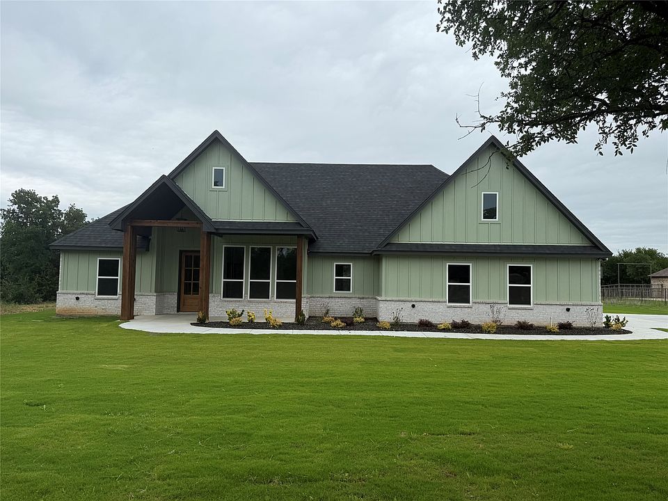 2nd image of 4005 Marine Cir