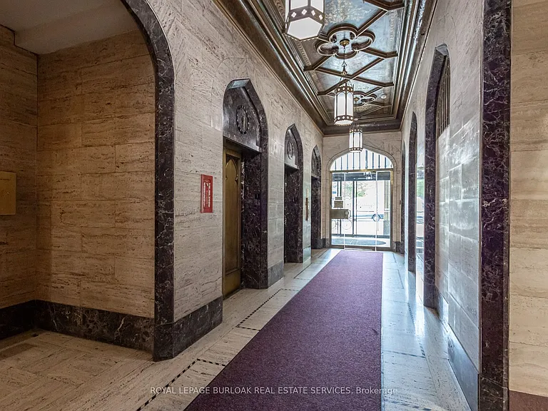 36 James St S #1403 — Photo 5