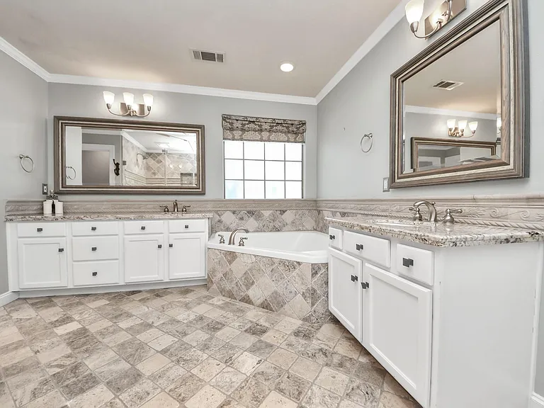 710 Jackson Hill St — Photo 24