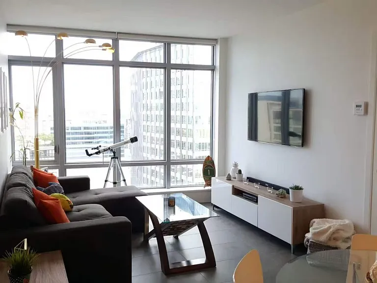 1028 W Barclay St #2201 — Photo 5