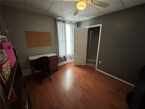4th image of 218 W Diamond St