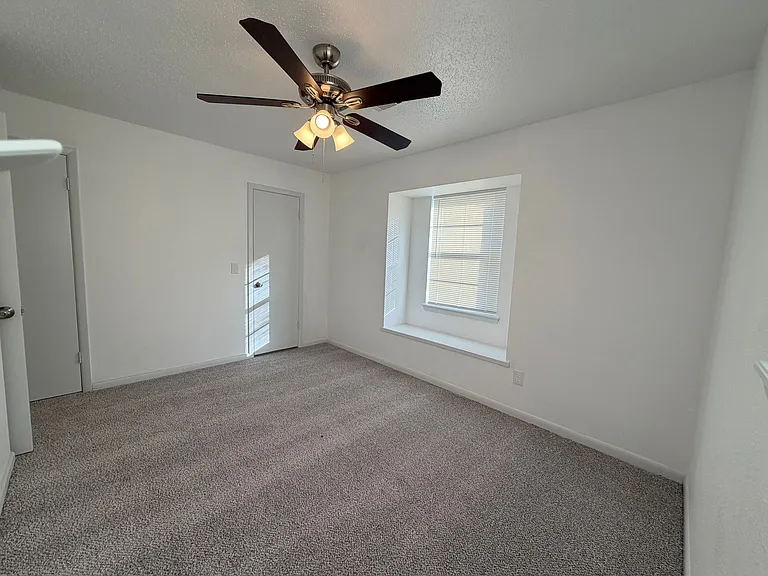 1323 SE Clover Ln — Photo 13