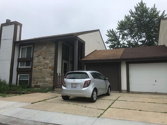 3rd image of 30W056 Mulberry Ct