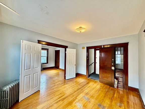 4th image of 162 South St #2-R