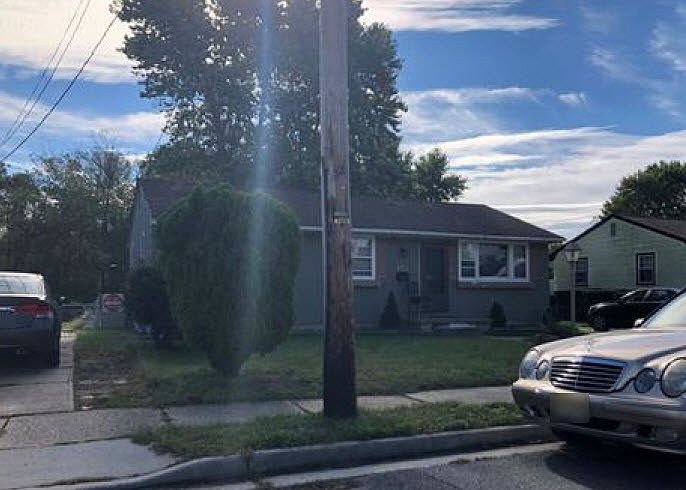 2nd image of 1130 Iowa Ave