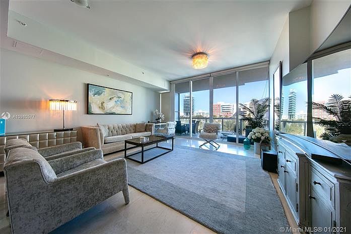 1st image of 50 S Pointe Dr APT 615