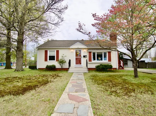 878 Berkshire Ave, Springfield, MA 01151