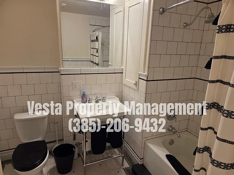 2583 Brinker Ave #B — Photo 4