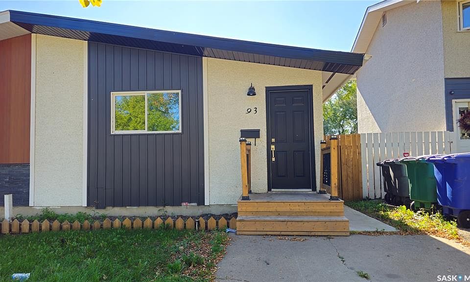 1st image of 93 Davidson CRESCENT