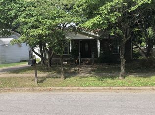 311 S 3rd St, Charleston, MO 63834