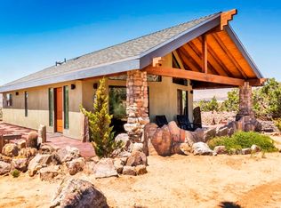 53075 Boulder View Dr, Pioneertown, CA 92268