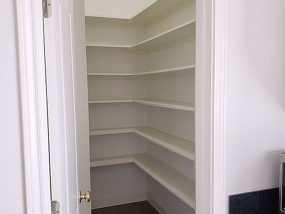 4th image of 1745 Ridgeland Dr