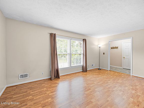 4th image of 8005 Mary Sue Dr