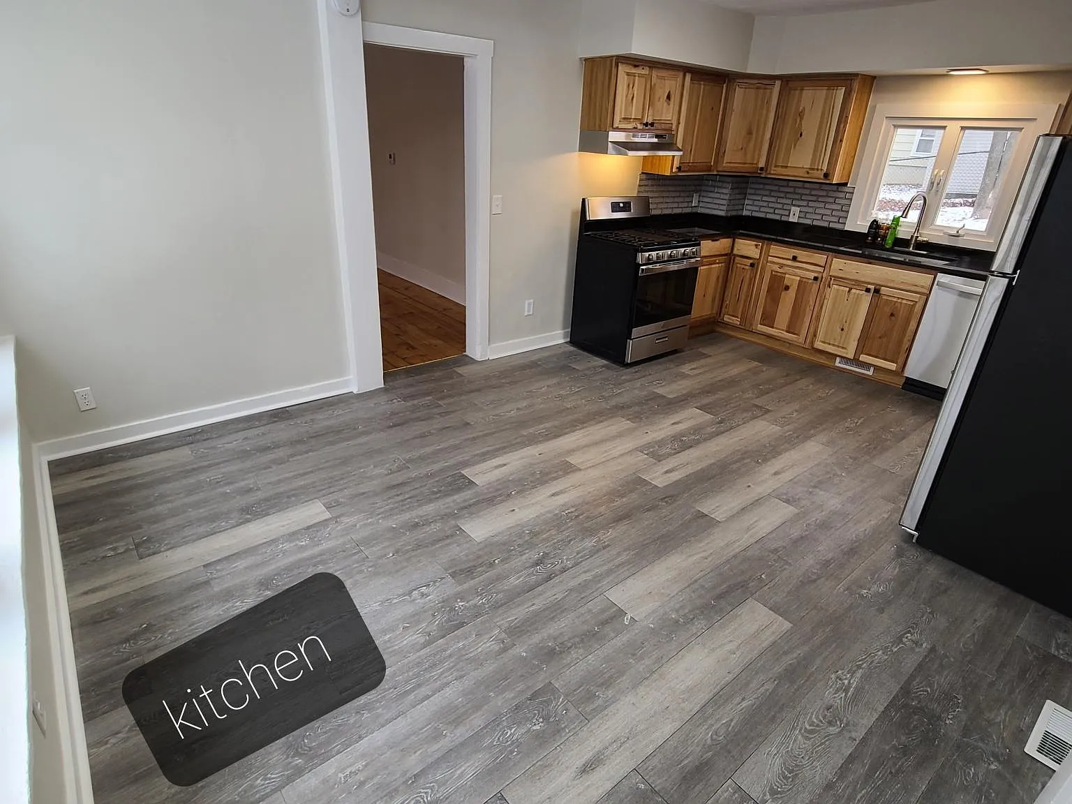 2 bed, 1000 sqft, $2,200 — Photo 1