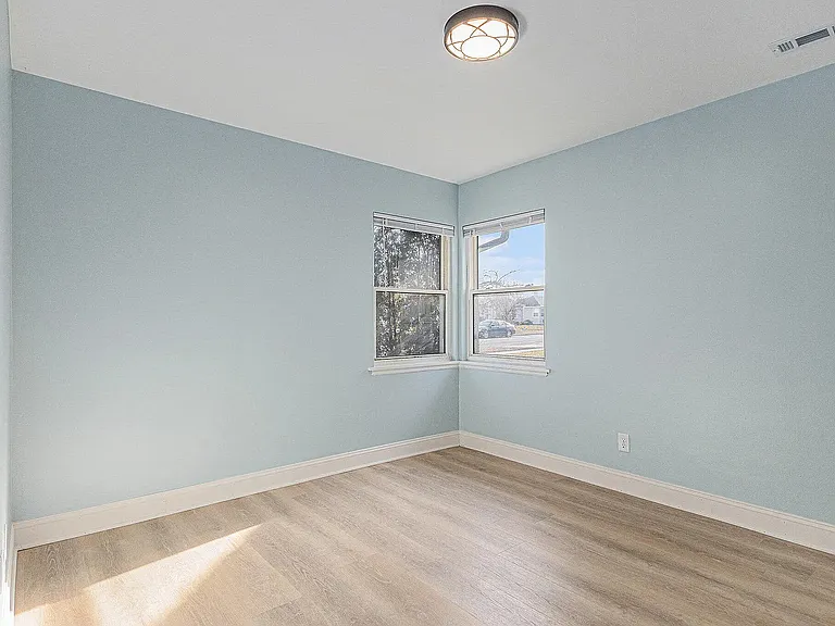 6742 Leland Ave — Photo 6