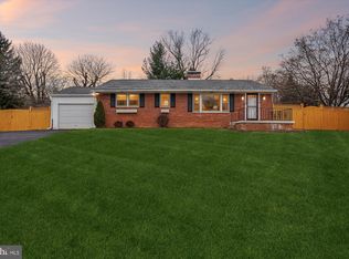 5708 Lakeview Dr, Frederick, MD 21702