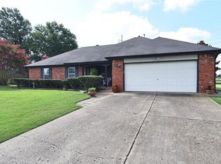 164 Fox Run Cir, Jenks, OK 74037