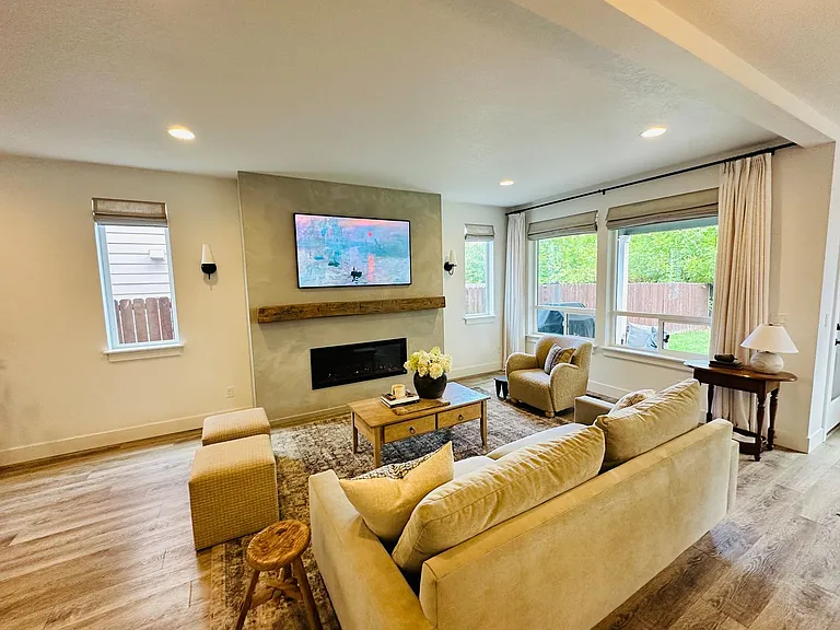 158 S 39th Dr — Photo 12