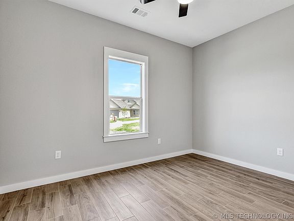 4th image of 1181 Wild Indigo Cir