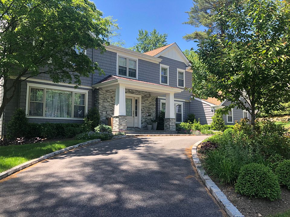 1st image of 460 Chestnut Dr