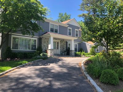 460 Chestnut Dr, Roslyn, NY, 11576