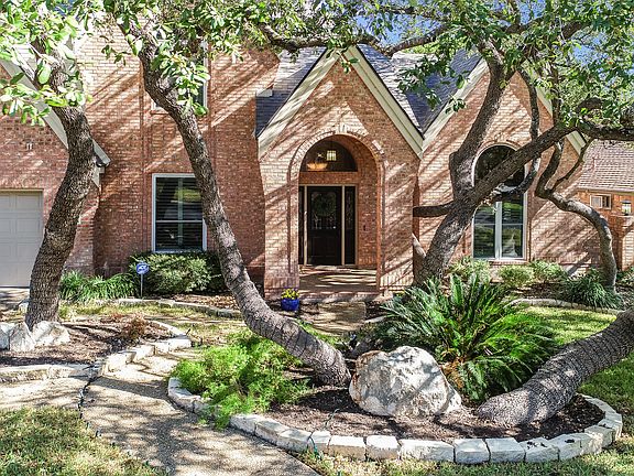 3rd image of 16118 Robinwood Ln