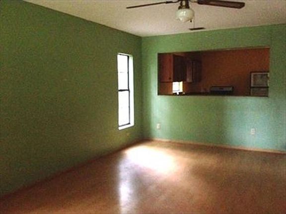 3rd image of 661 SW 161st Ter