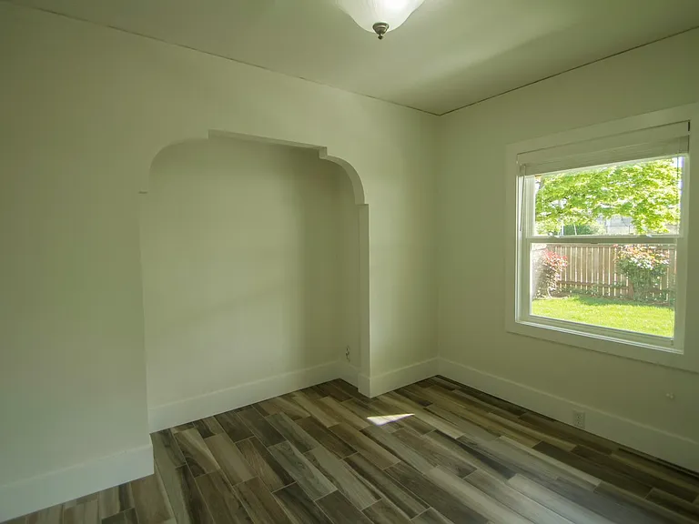 7211 12th Ave NE — Photo 10