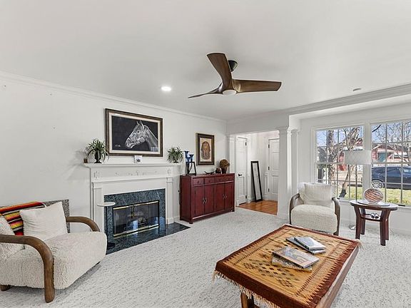 3rd image of 1018 Meadowbrook Rd E