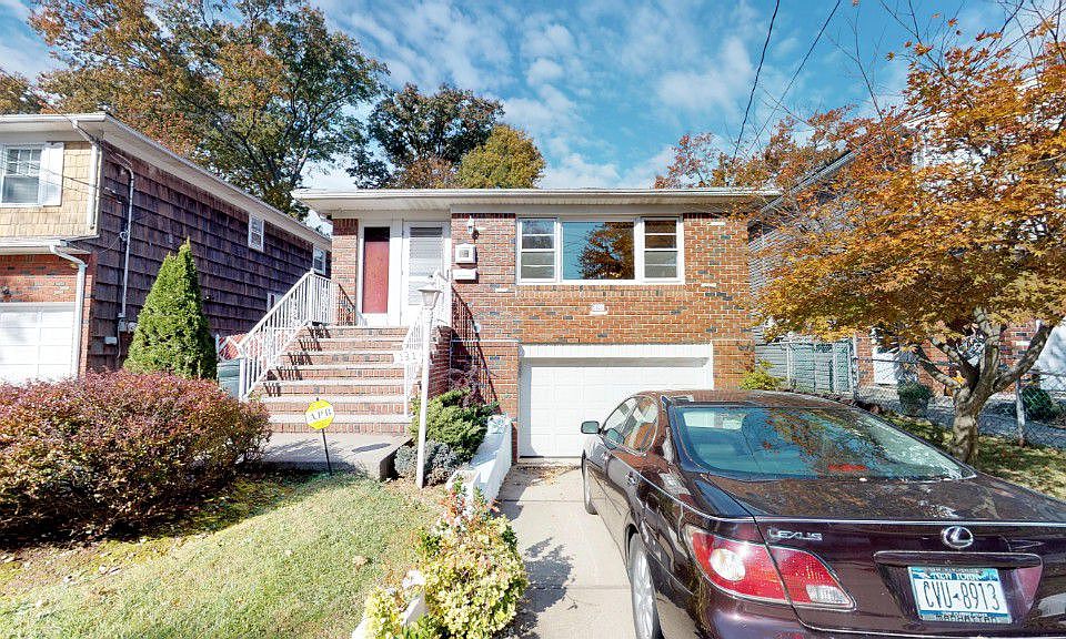1st image of 131 Hillcrest St