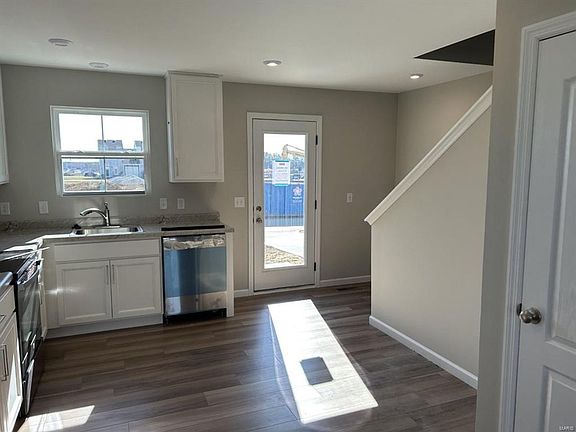 5th image of 314 Newbridge Way