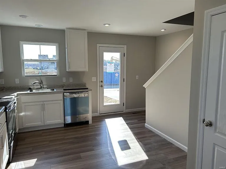 314 Newbridge Way — Photo 5