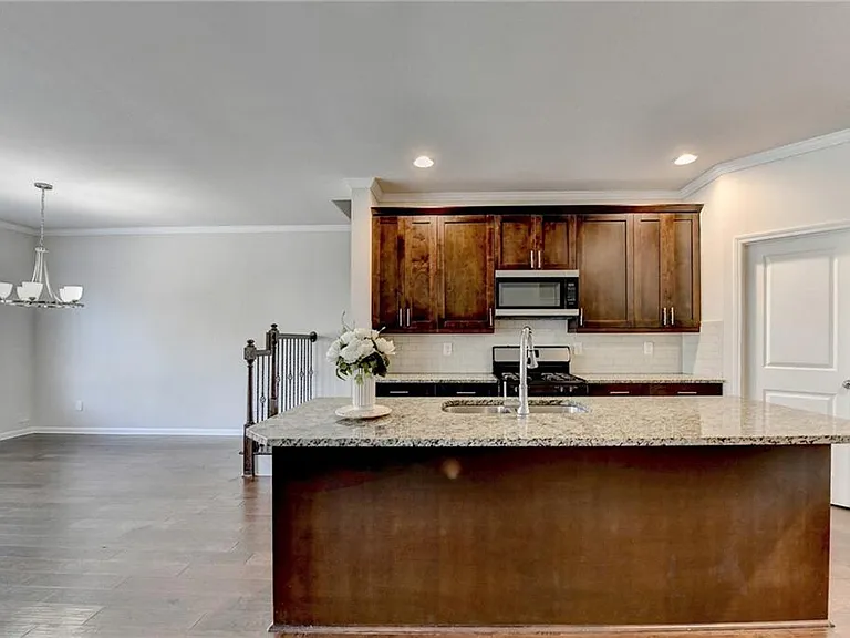 5535 Lightheart Ct — Photo 8