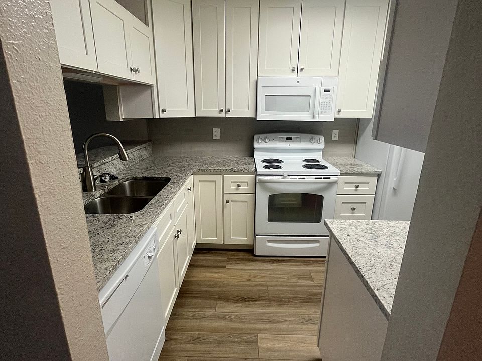 Kitchen entry