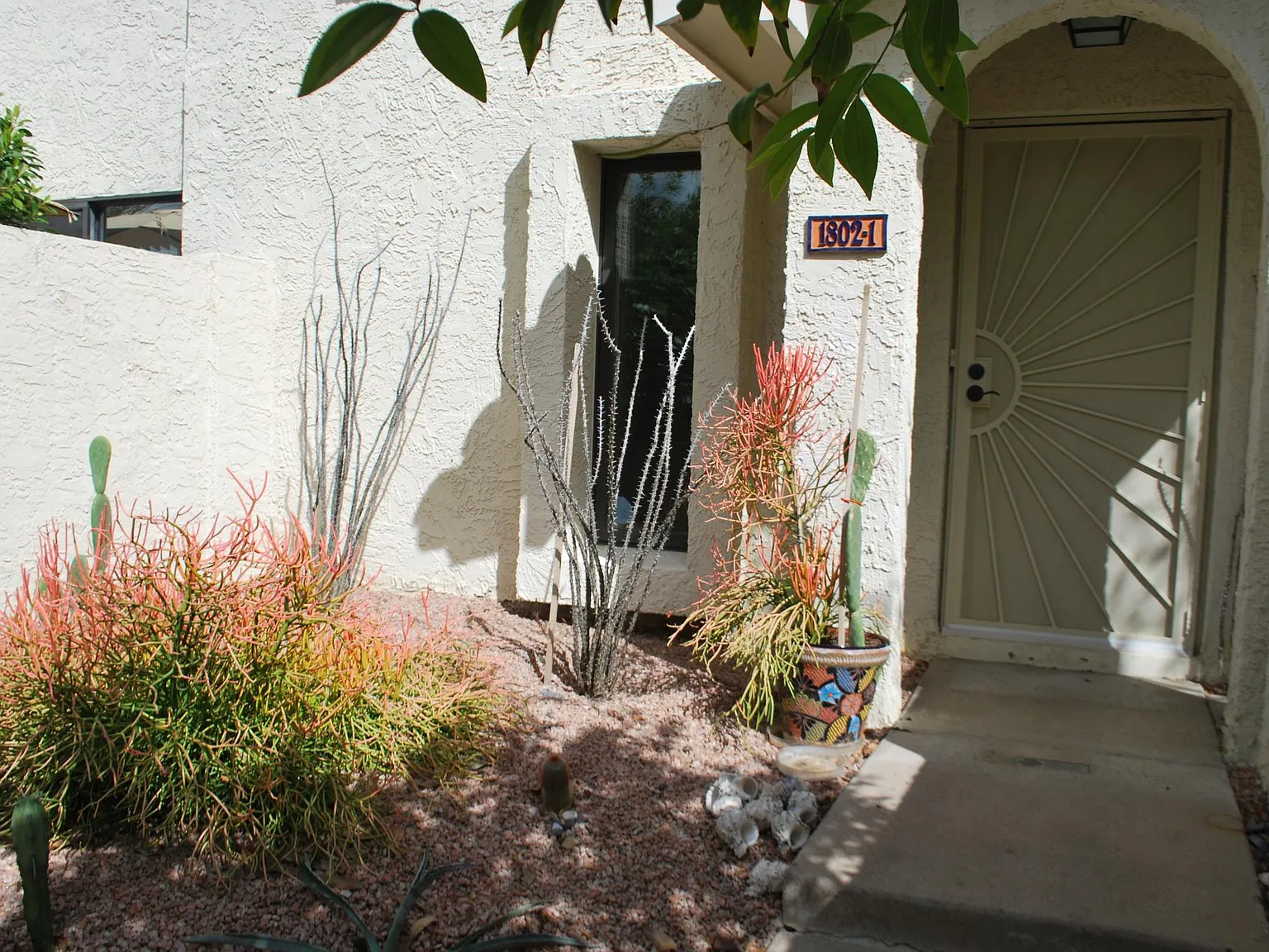2 bed, 976 sqft, $1,850 — Photo 1