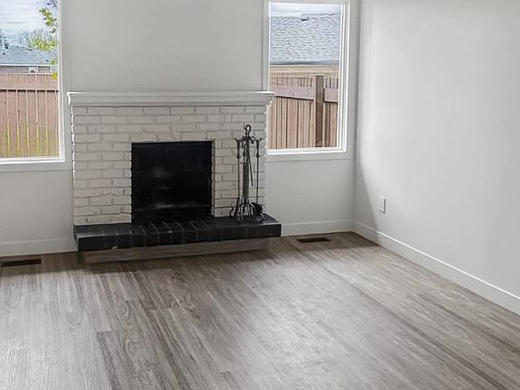 4th image of 13833 24th St W