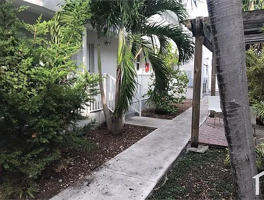 1533 NW 2nd St #2 — Photo 8