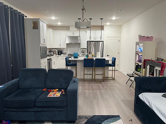 4th image of 4 Gazania Dr