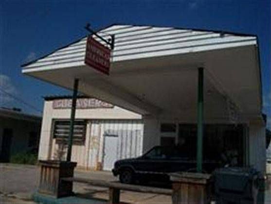 1st image of 200 N Jefferson Ave