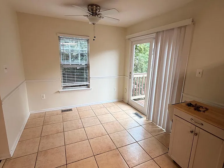 8818 Ridge Hollow Ct — Photo 11