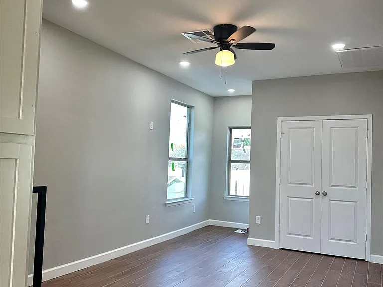 8321 Coma St — Photo 35