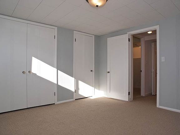 2nd image of 805 E Hudson Ave