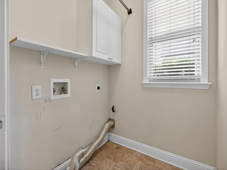 2935 Whitfield Ave — Photo 29