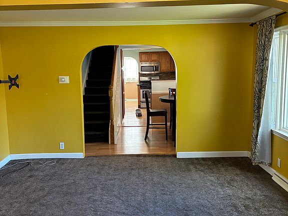 4th image of 747 W Gardenia Ave