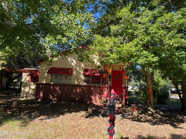 1811 Wilson Ave, Pascagoula, MS 39567